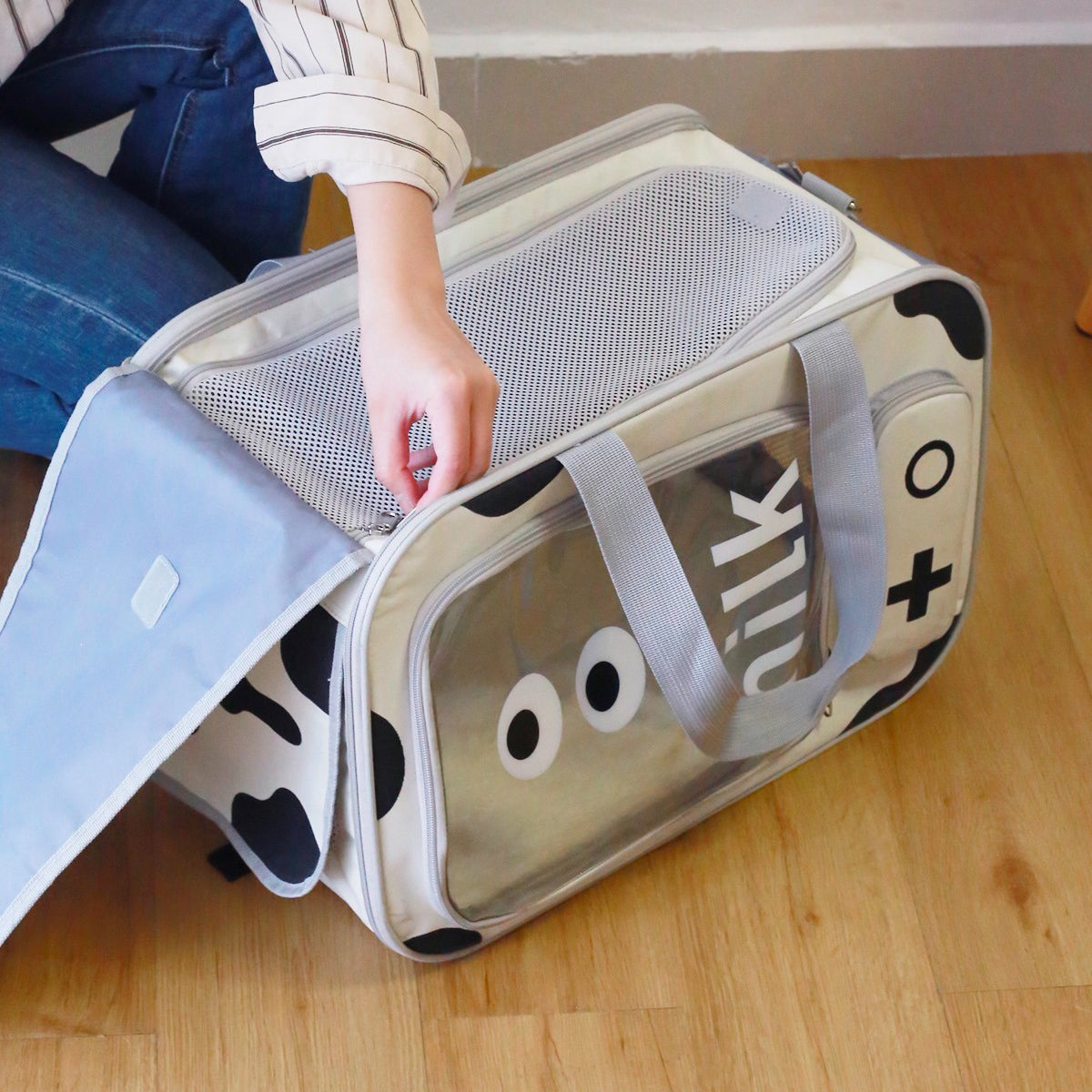 Dairy Cattle Trolley Case Cat Carrier Bag